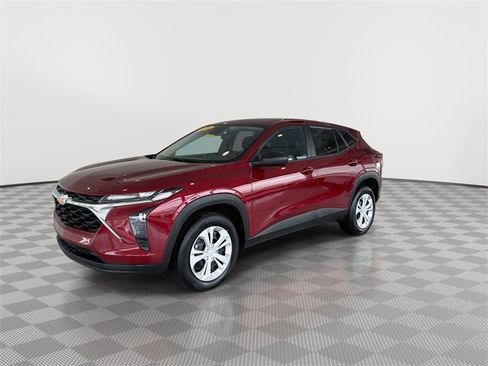 Certified 2025 Chevrolet Trax LS image 5