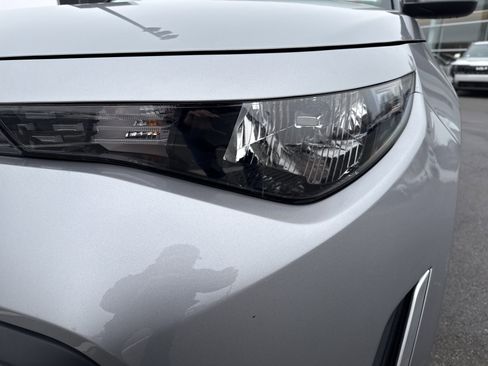 Certified 2025 Kia Soul LX w/ LX Technology Package image 10