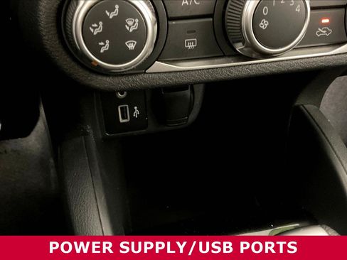 Used 2020 Nissan Versa SV FWD image 15