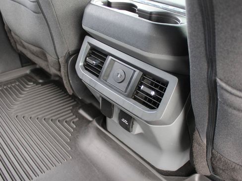 Used 2023 Ford F250 XLT w/ FX4 Off-Road Package AWD/4WD image 26