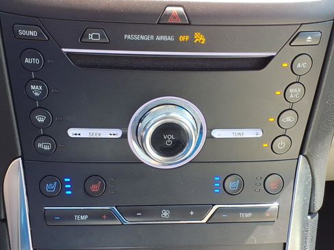 Used 2019 Ford Edge Titanium w/ Equipment Group 301A AWD/4WD image 19