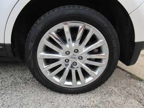Used 2015 Lincoln MKX AWD w/ Equipment Group 102A image 15