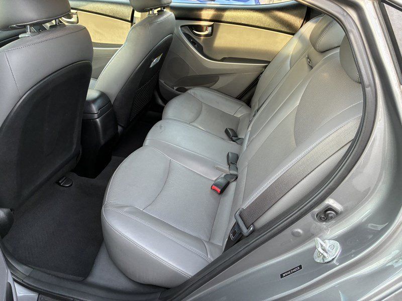 Used 2014 Hyundai Elantra Limited w/ Option Group 03 FWD image 18