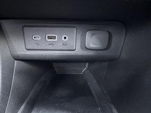 Certified 2022 Buick Encore GX Essence w/ Experience Buick Package image 29