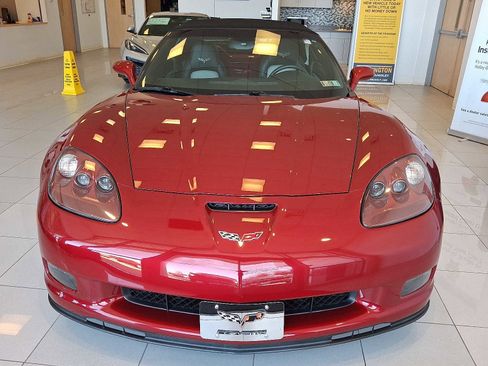 Used 2010 Chevrolet Corvette Grand Sport w/ Preferred Equipment Group image 2