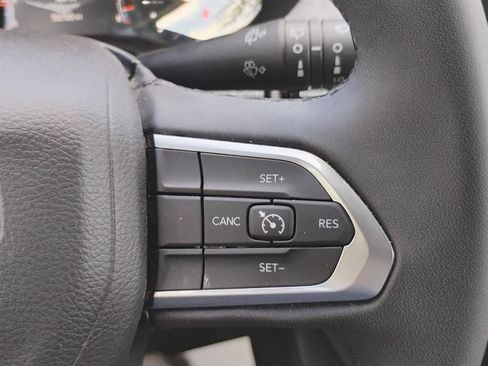 Used 2024 Jeep Compass Latitude AWD/4WD image 29