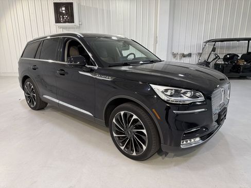 Used 2023 Lincoln Aviator Reserve w/ Equipment Group 201A image 7