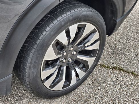 Used 2025 Ford Explorer Platinum w/ LUX Leather Package image 10