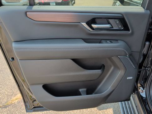 New 2026 GMC Yukon XL Denali w/ Sun & Power Step Package AWD/4WD image 35