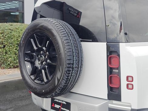 Used 2025 Land Rover Defender 110 S image 37