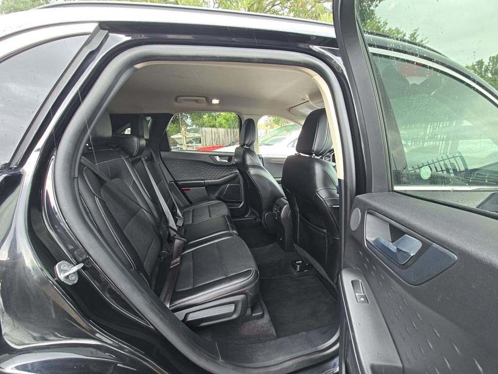 Used 2020 Ford Escape Titanium AWD/4WD image 24