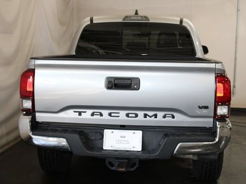 Used 2022 Toyota Tacoma SR5 RWD image 6