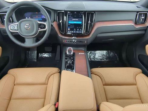 Certified 2025 Volvo XC60 B5 Ultra AWD/4WD image 14
