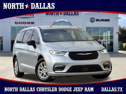 Used 2024 Chrysler Pacifica Touring-L