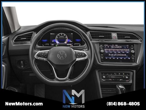 Used 2022 Volkswagen Tiguan SE AWD/4WD image 4