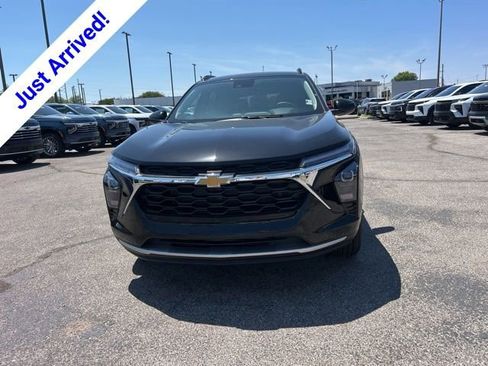 New 2026 Chevrolet Trax LT w/ Driver Confidence Package FWD image 8