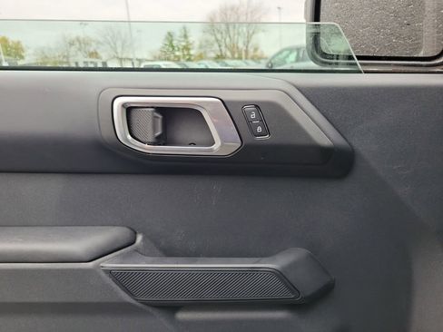 New 2025 Ford Bronco Outer Banks w/ Sasquatch Package image 18