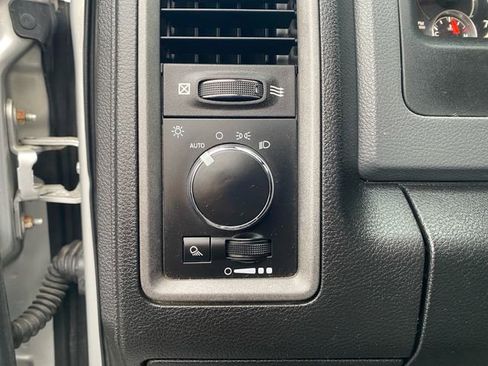 Used 2017 RAM 3500 Tradesman w/ Chrome Appearance Group image 18