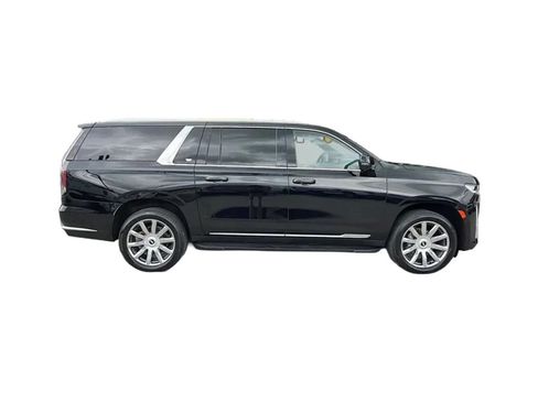 Used 2023 Cadillac Escalade ESV Premium Luxury AWD/4WD image 3