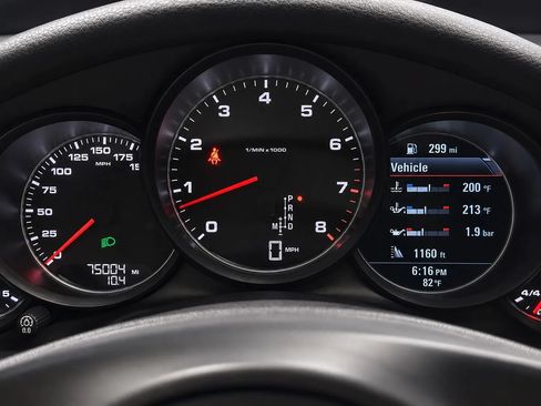 Used 2015 Porsche Panamera image 27