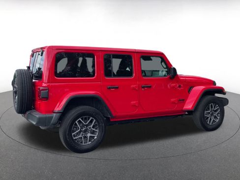 Used 2025 Jeep Wrangler Sahara image 15