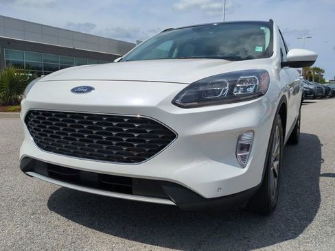 Used 2021 Ford Escape Titanium image 8