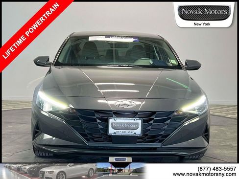 Used 2023 Hyundai Elantra SEL w/ Convenience Package image 2