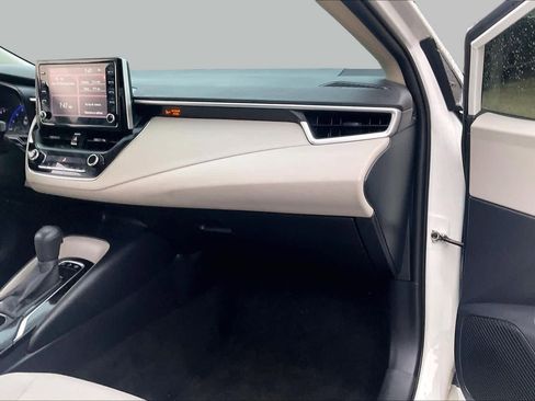 Used 2020 Toyota Corolla LE w/ Carpet Mat Package (TMS) FWD image 18