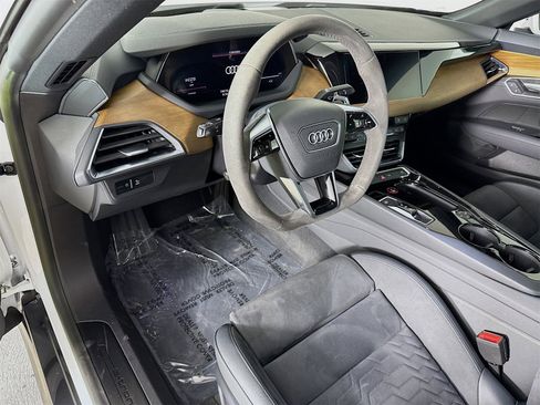 Certified 2022 Audi e-tron GT Premium Plus image 9