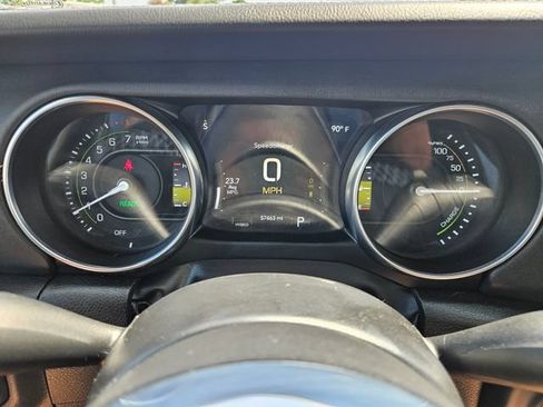 Used 2022 Jeep Wrangler Unlimited Sahara w/ Cold Weather Group AWD/4WD image 15
