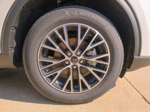 New 2025 Ford Escape SE image 37