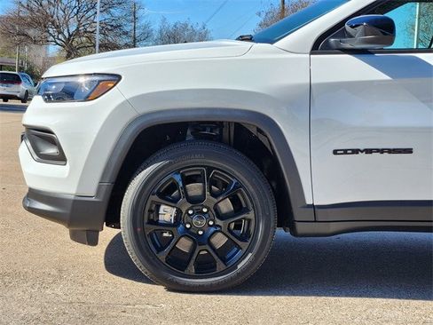 New 2026 Jeep Compass Latitude image 6