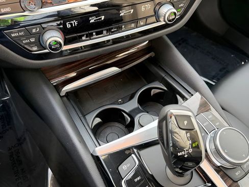 Used 2020 BMW 530i xDrive w/ Premium Package image 29