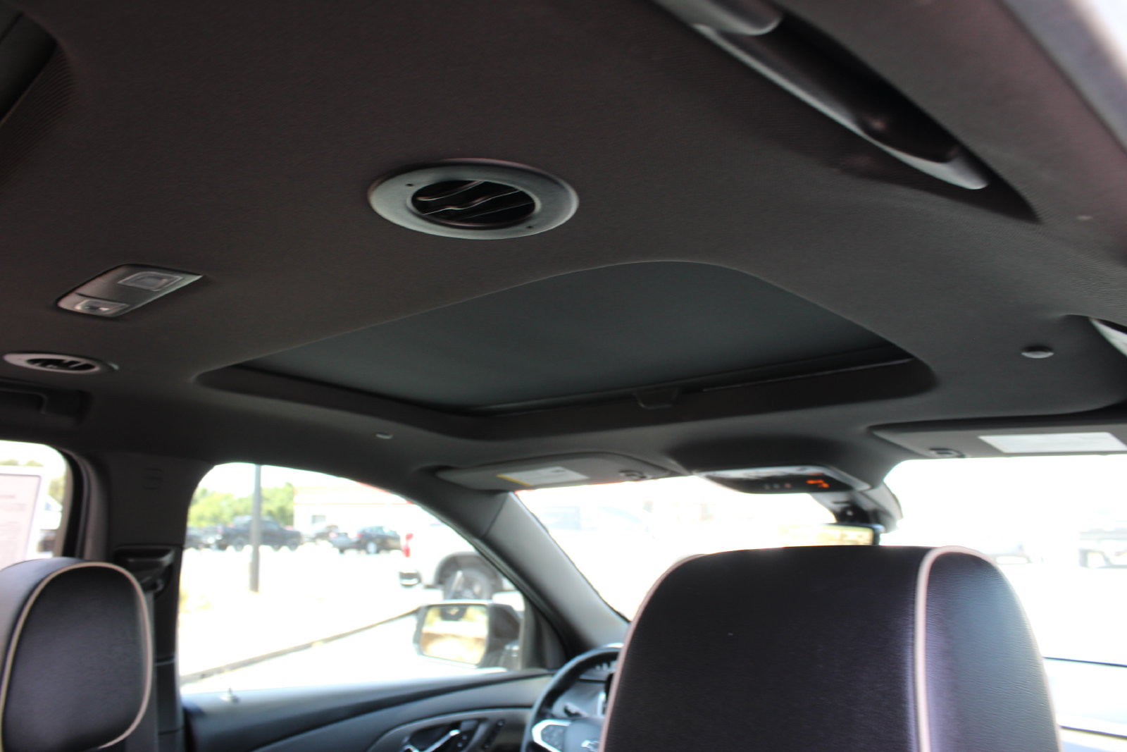Used 2023 Chevrolet Traverse Premier w/ Redline Edition FWD image 29