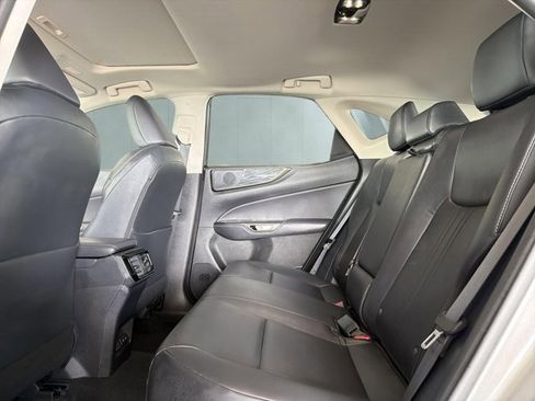 Certified 2025 Lexus NX 250 FWD w/ Accessory Package (Z1) image 8