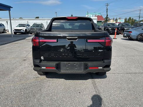 Certified 2025 Hyundai Santa Cruz SE AWD/4WD image 4