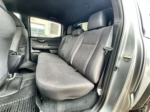 Used 2019 Toyota Tacoma TRD Off-Road image 24