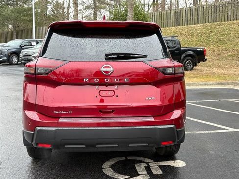 Certified 2025 Nissan Rogue SV image 7