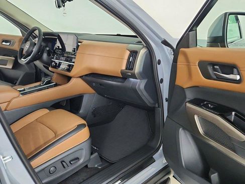 Used 2024 Nissan Pathfinder Platinum w/ Lighting Package (N93) AWD/4WD image 28