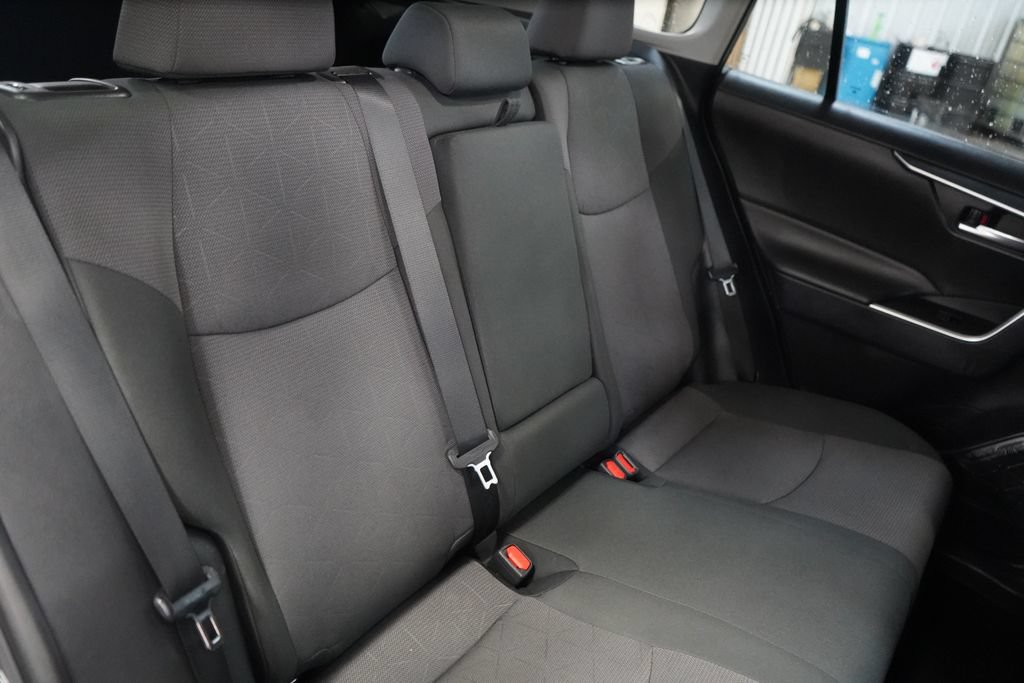 Used 2025 Toyota RAV4 XLE AWD/4WD image 24