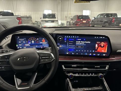 Used 2025 Chevrolet Traverse Z71 w/ Driver Confidence Package image 5