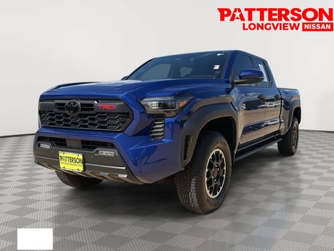 Used 2024 Toyota Tacoma TRD Off-Road w/ TRD Off Road Upgrade Package AWD/4WD image 4