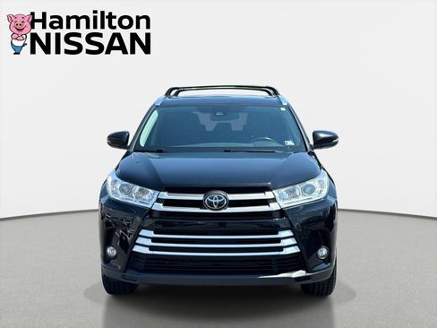 Used 2017 Toyota Highlander XLE AWD/4WD image 6