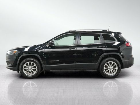 Used 2019 Jeep Cherokee Latitude w/ Cold Weather Group AWD/4WD image 2