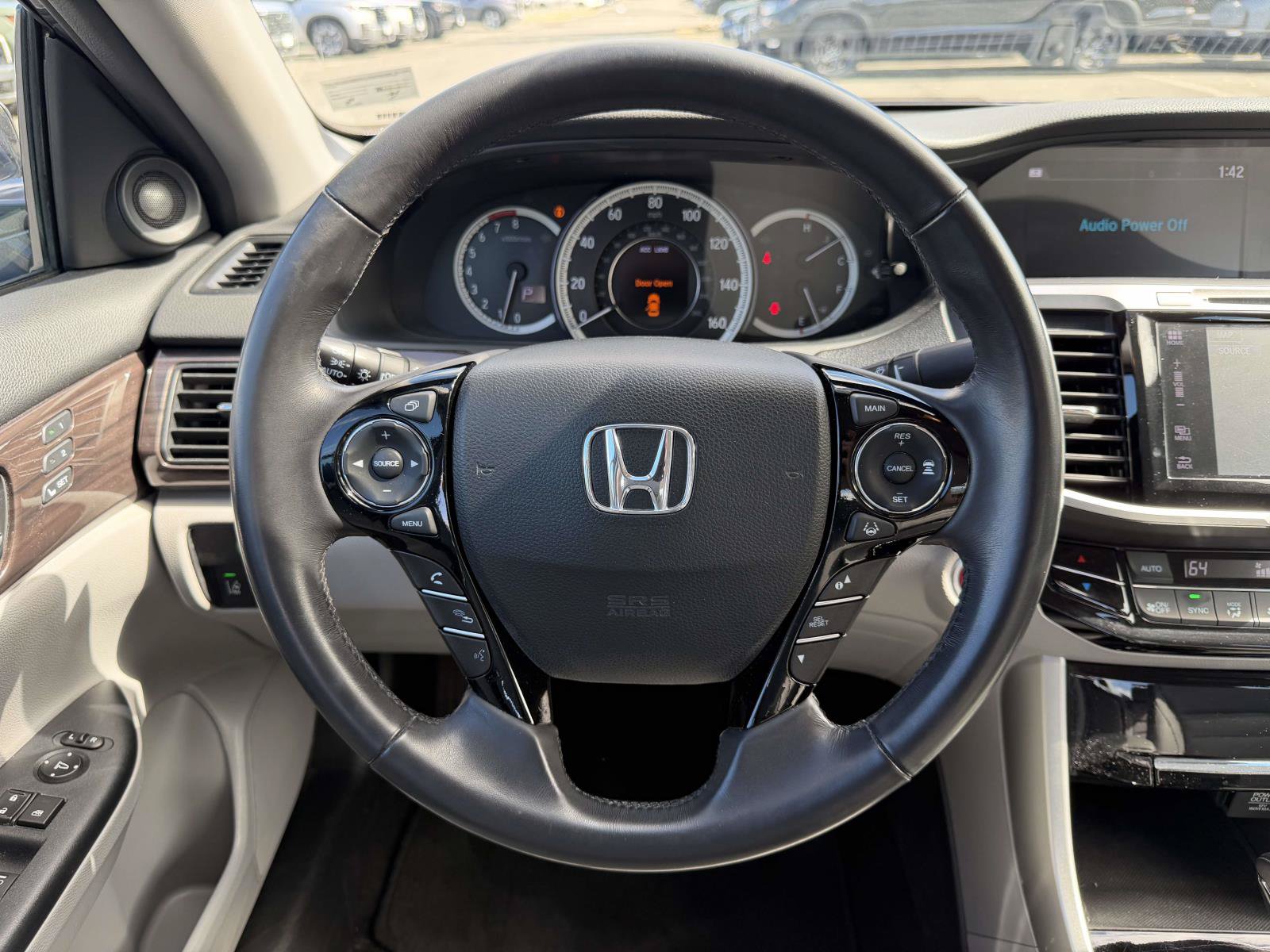 Used 2017 Honda Accord Touring image 9
