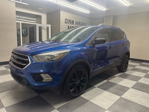 Used 2018 Ford Escape SE w/ SE Sport Appearance Package AWD/4WD image 1