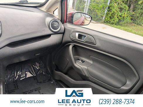 Used 2015 Ford Fiesta SE w/ Equipment Group 201A image 14