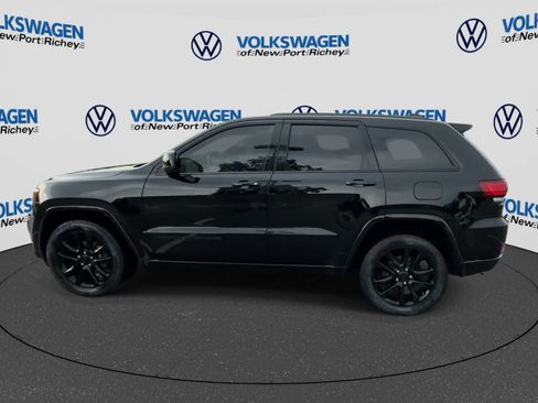 Used 2020 Jeep Grand Cherokee Altitude AWD/4WD image 5
