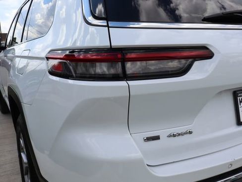 Used 2021 Jeep Grand Cherokee L Limited AWD/4WD image 31