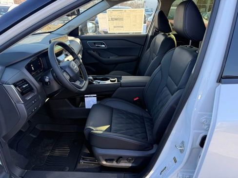 New 2026 Nissan Rogue Platinum w/ Platinum Premium Package image 17